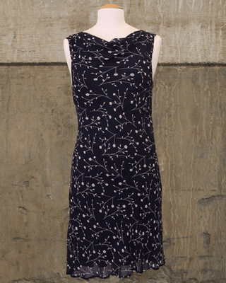 Navy jurk waterval hals - Maat M/L