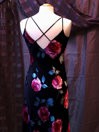 Soepele jurk met rozen - Maat M/L