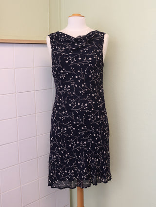 Navy jurk waterval hals - Maat M/L