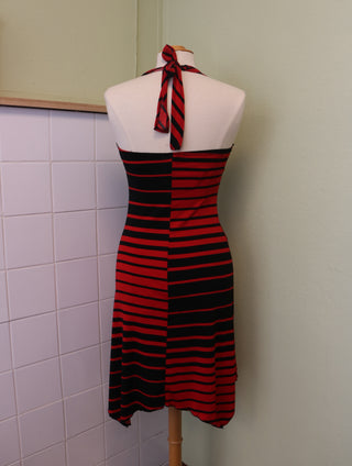 Halterjurk zwart/rood - Maat S/M