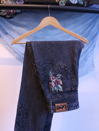 Reworked Lee spijkerbroek bloem - Maat M