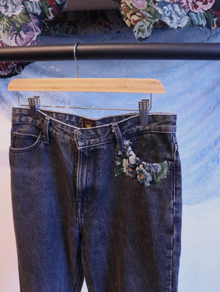 Reworked Lee spijkerbroek bloem - Maat M