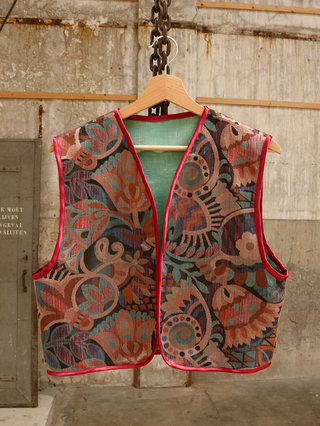 Reworked gilet bloemen & linnen